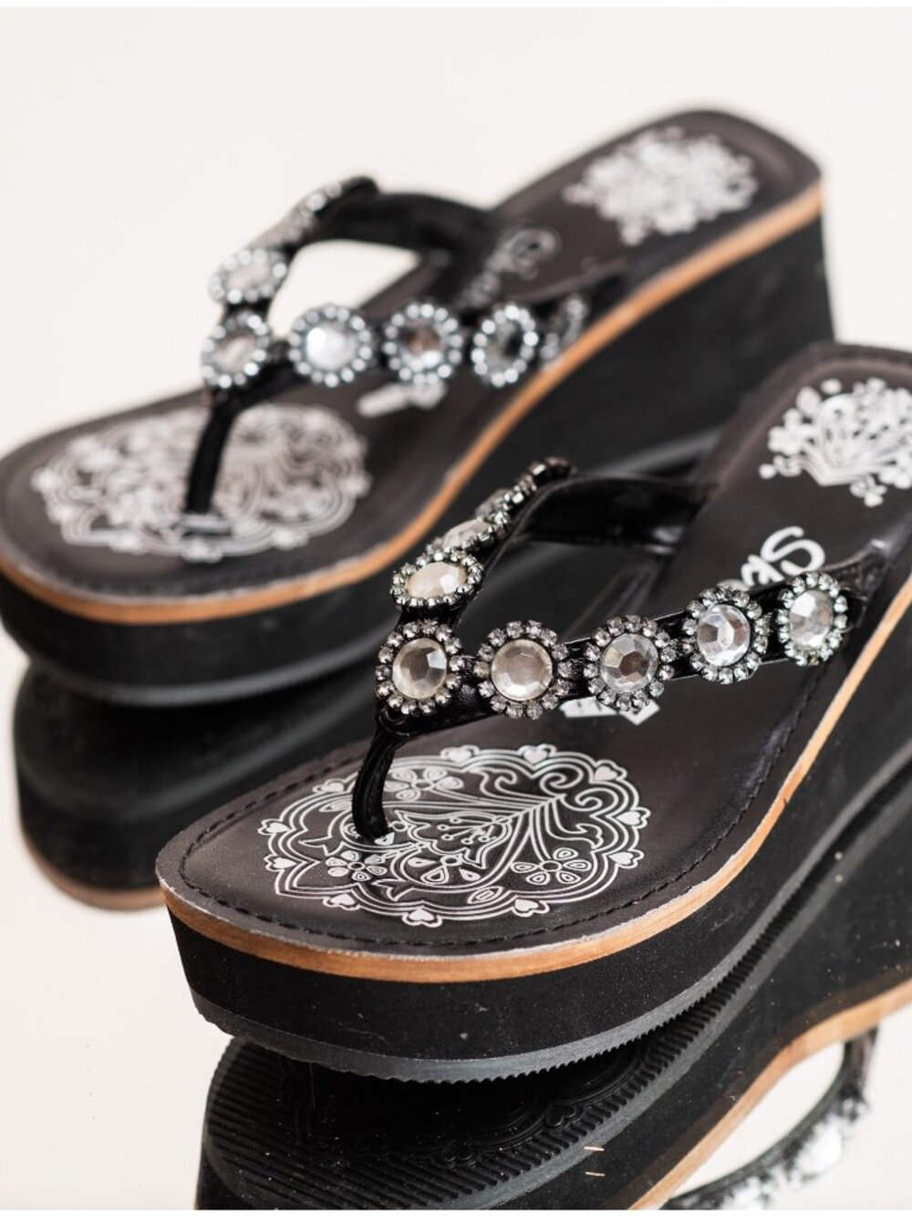 NEW Vintage Y2K Sketchers Sandals Wedge Heel Rhinestone Glitter 6 RARE Glam Box